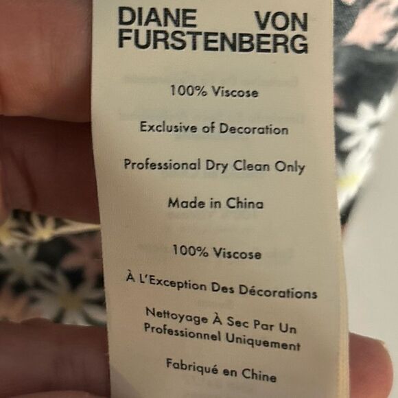 NEW Diane Von Furstenberg Zoie Black Floral Knot-Front Crop Top Blouse Size 2 - Picture 7 of 9